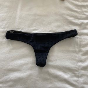 Acacia Ho’okipa bottoms in Black Mesh